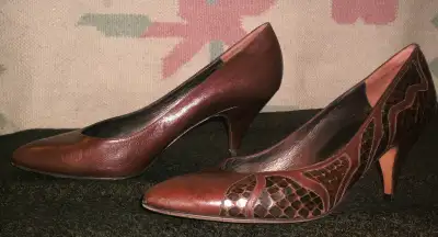 size 8.5 Di Nero Italian Low Heel Leather Pumps, View more