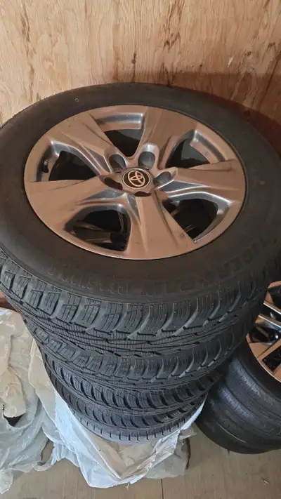 Used one season 5000kms or less 17 inch Was on 2024 Toyota Rav4