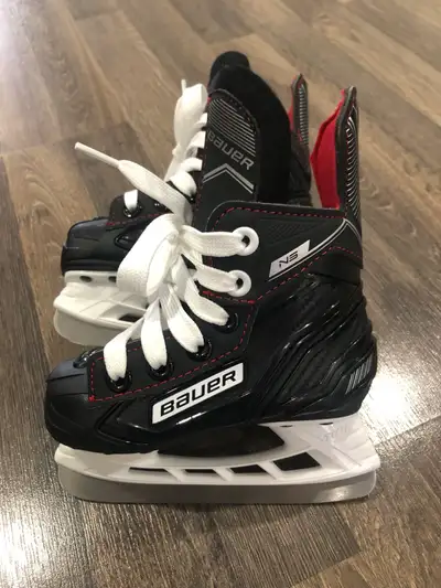  Bauer NS Hockey Skates Size Y6, View more
