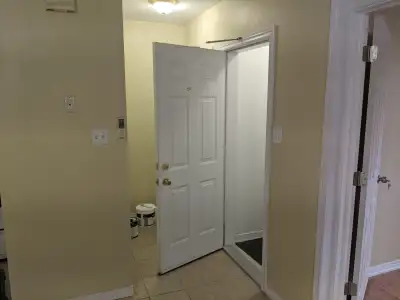 1 Room in a 3 Rooms Lower Unit Looking for two clean, non-smoking, no-pet, responsible working Profe...