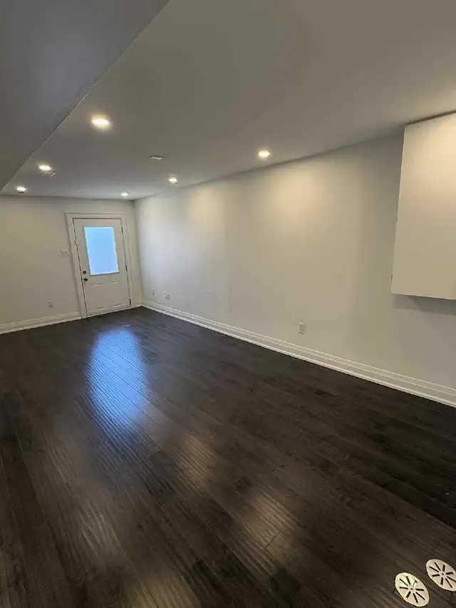 Spacious 1BR Basement Apartment for rent in Long Term Rentals in Oshawa / Durham Region - Image 5
