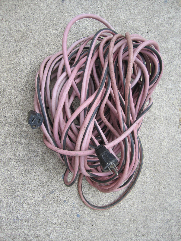 Exstension Cords in Other in Kitchener / Waterloo - Image 3