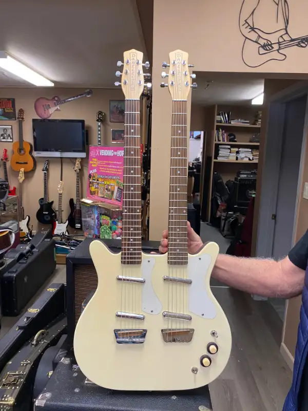 Danelectro UNIQUE Dual 6 string lead guitar