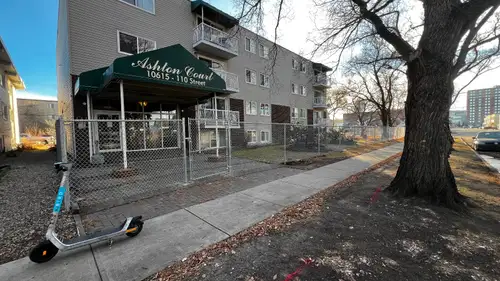 Private Room for Rent Near– Downtown Edmonton / MacEwan University ✨Rent: $700/month ✨Deposit: $300...