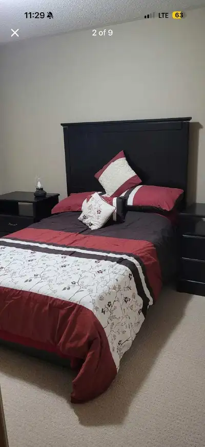 Its in a 4 BR Detached House,on upper floor, in a calm and quite neighborhod. 2 GB Internet and Util...
