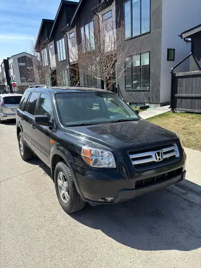 Rugged, reliable, spacious 2007 Pilot for sale. Has been great to me over the years and liked it so...