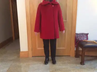 Women's Red Wool Coat (wool 95%). Excellent condition - like new