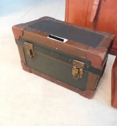 SMALL TRAVEL CHEST / BOX / TRUNK - NICELY DETAILED, View more
