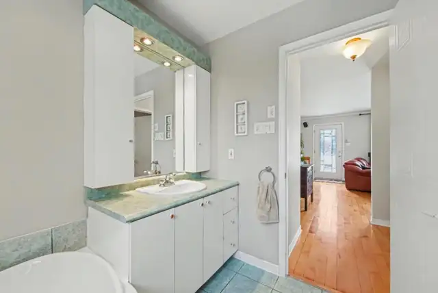 Grand 5 1/2 renové TOUT INCLUS | 1 MOIS GRATUIT in Long Term Rentals in Laval / North Shore - Image 15