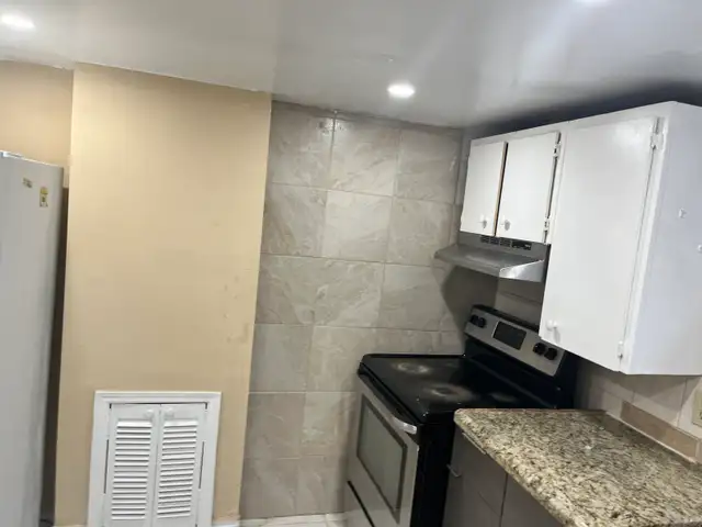 Two Bedroom Basement Apartment  in Long Term Rentals in Oshawa / Durham Region - Image 5