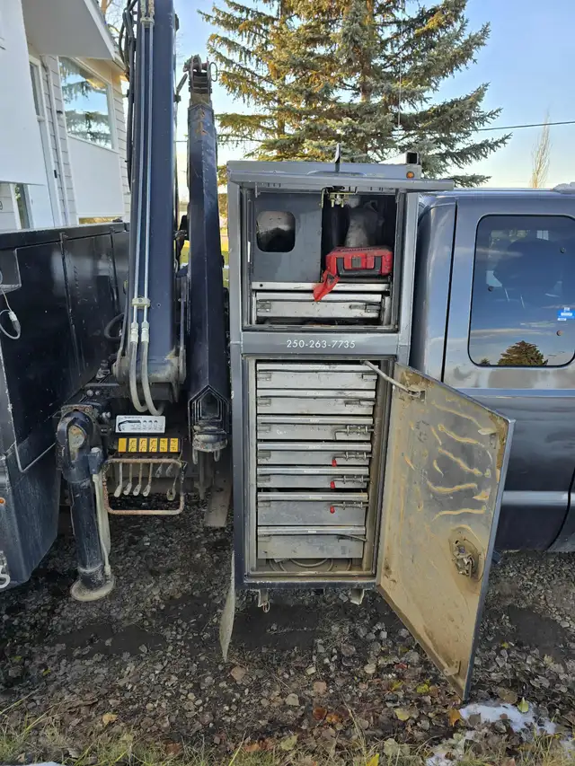 2016 F550 picker truck in Heavy Trucks in Fort St. John - Image 3