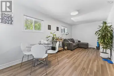 2 Bedroom 1 Bathroom Apartment - Pet Friendly