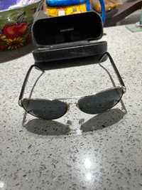 Mint condition D&G DD6047 regular Sunglasses no prescription 
