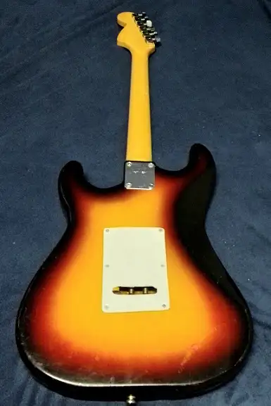 Vintage Japanese Stratocaster + case in Guitars in City of Toronto - Image 3