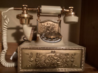 Telephone antique a fil qui fonctionne