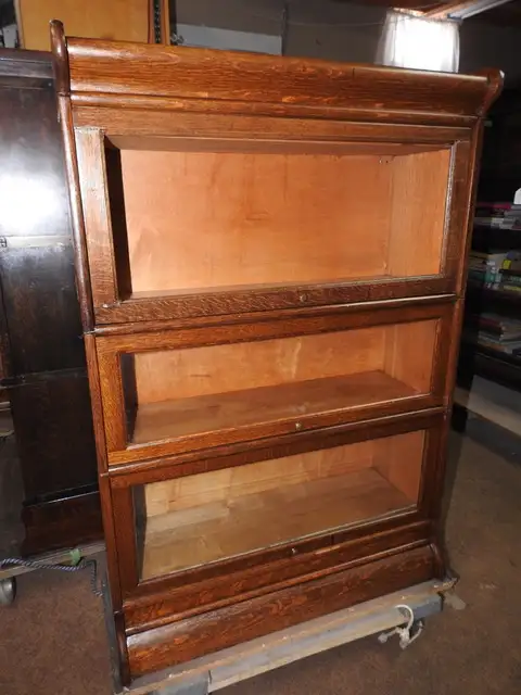 antique barrister bookcase 3 glass levels medium oak colour in Bookcases & Shelving Units in Hamilton - Image 3