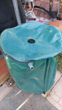 Portable rain barrel 