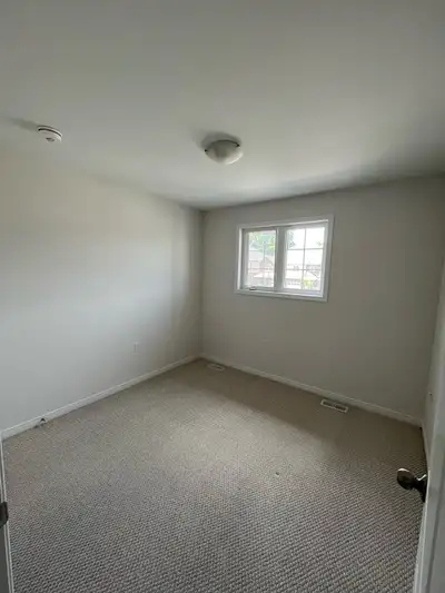 Room Available – Female Roommate Wanted | Close to Trent Univers