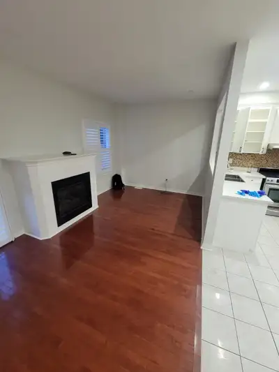 Master room with attached washroom – MISSISSAUGA