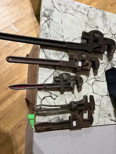 Vintage wrecnches flat s various sizes set of 5-$50 Vintage pipe wrenches 14”,18”,24”-$100/set 2- vi...