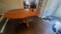 Round/Pedestal Solid Wood Table