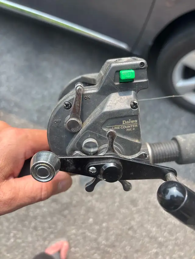 fishing rod and reel in Fishing, Camping & Outdoors in Ottawa - Image 4