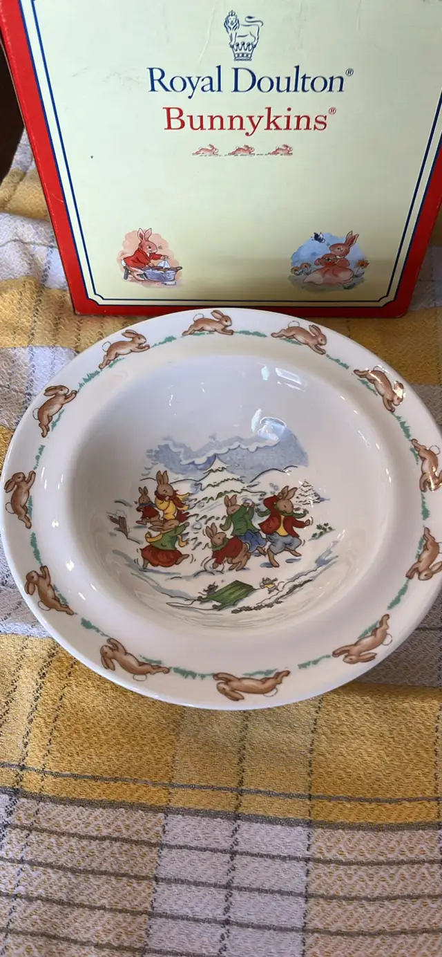 royal doulton bowl in Other in St. Catharines - Image 2
