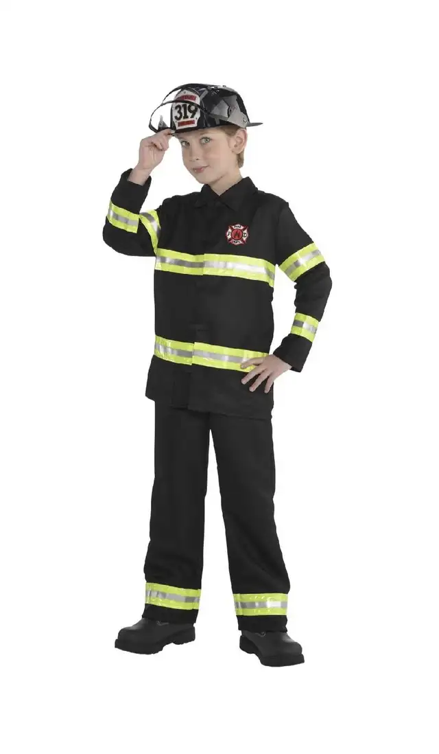 Firefighter Costume (Size 4-6) in Costumes in Oshawa / Durham Region - Image 2