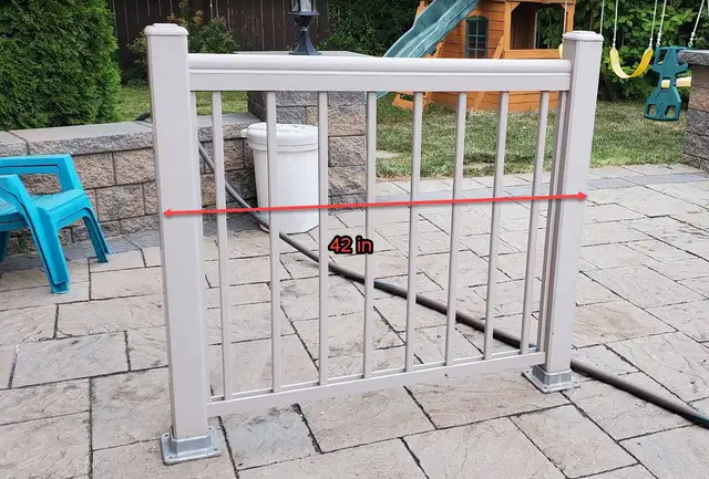 42 ln. ft of Aluminum Railing - Very good condition - Beige in Decks & Fences in Mississauga / Peel Region - Image 5