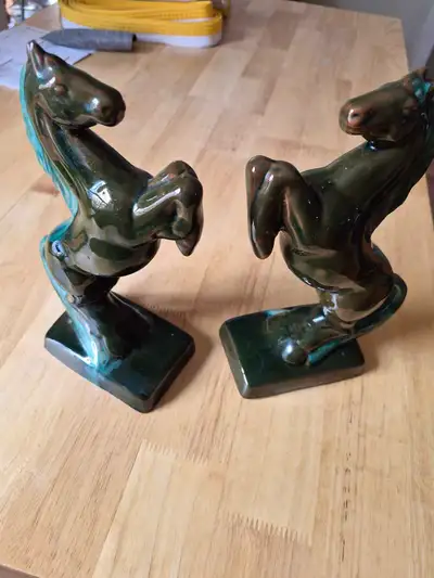 Vintage Blue Mountain Pottery Horse Bookends – Mid-Century Canadian Beautiful pair of Blue Mountain...
