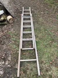 Wooden extension ladder
