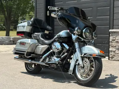 100th Anniversary 2003 Harley Davidson Electra Glide Classic. Great shape, fuel injected, LED lights...