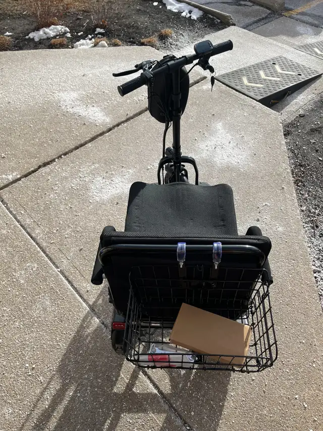 Newest Arrival | EMMO Fold Rider Scooter | Removable Li Battery in eBike in Mississauga / Peel Region - Image 5