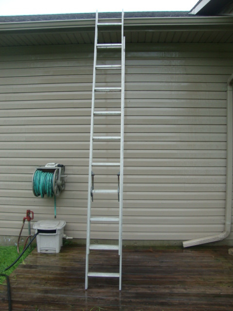 12 FOOT ALUMINUM LADDER in Ladders & Scaffolding in Norfolk County