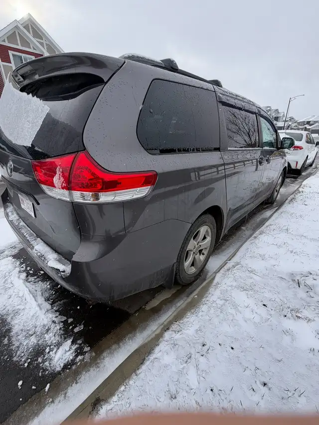 2013 Sienna LE 606394252547205126
