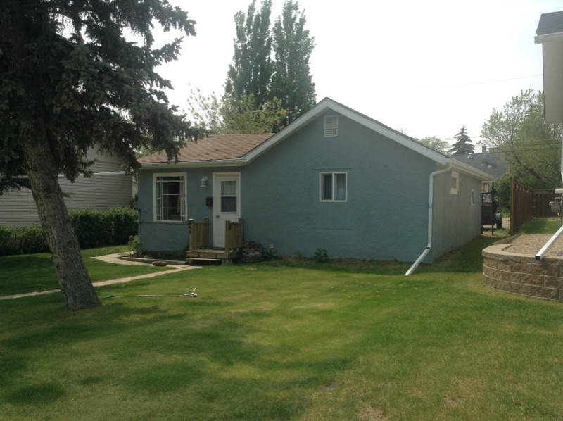 Comfortable Two Bedroom House for Rent close to downtown Long Term