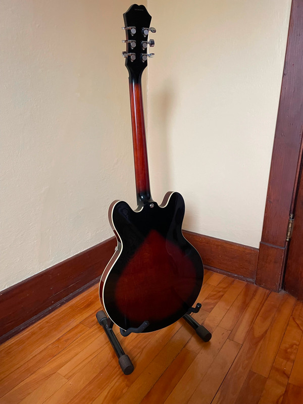 Epiphone Model DOT Semi- Acoustic Electric Guitar with case. in Guitars in Thunder Bay - Image 2