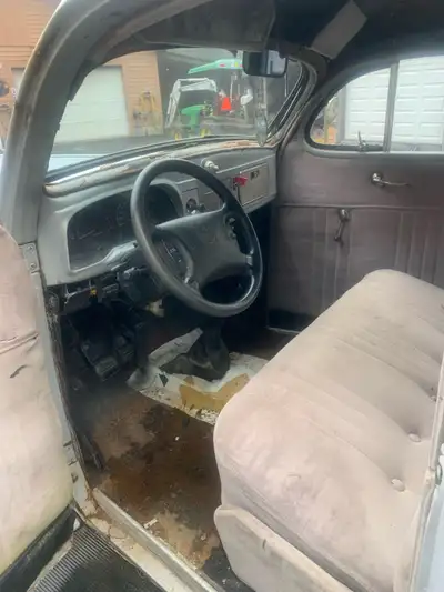 Car sits on a 1999 dodge Dakota 5.2 lt.5 speed tranny plated antique in my name run s drives stops n...