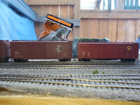 HO Scale Boxcars! (14 total)
