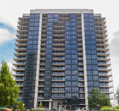 Brand-new upscale condo for rent in Mississauga, 2-minute walk to Clarkson GO station. Full-size kit...