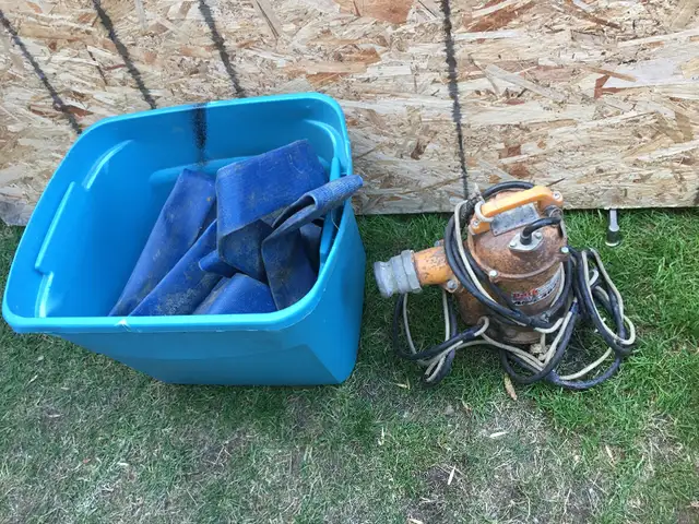 SUB PUMP WITH HOSE65712750453635121