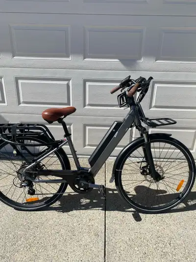 IGO Elite-5years old, 500 kms. Reduced price-was $895. This bike is in like new condition, hasn’t be...