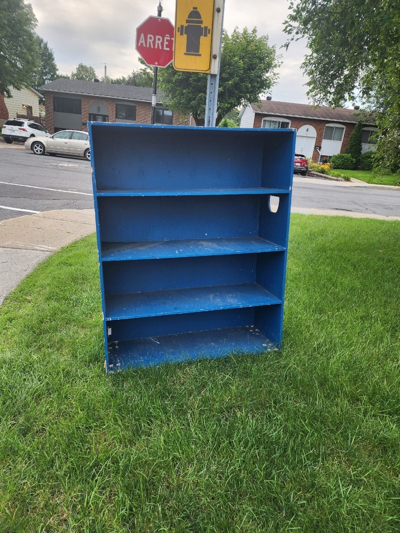 Storage shelf Objets gratuits Longueuil/Rive Sud Kijiji