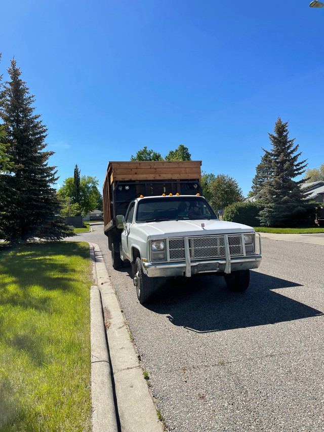 88 Chevy 4x4 Dump Truck in Cars & Trucks in Calgary