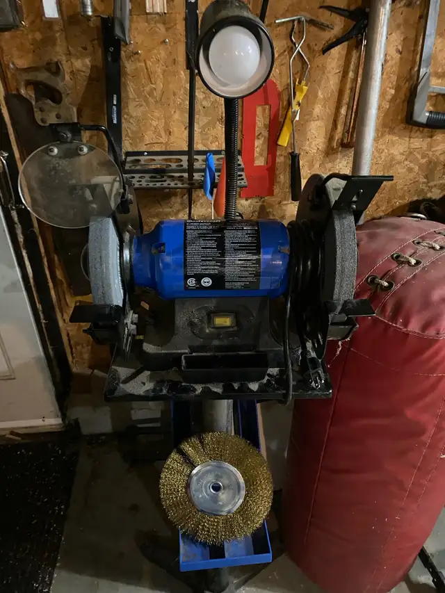8” bench grinder in Power Tools in Norfolk County - Image 6