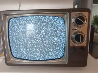 VINTAGE TELEVISION RCA model:CGR 121W, View more