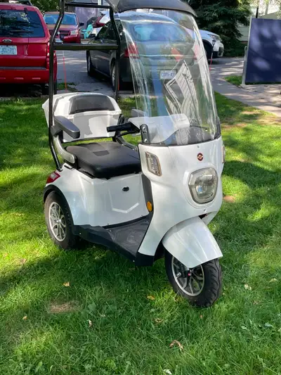 CONOPY MOBILITY SCOOTER NEW BATTERY + WARRANTY, View more