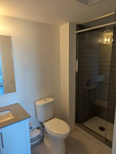 Available Immediately – Bright and modern 1 bedroom + den condo with 2 full bathrooms at 411 Mackay...