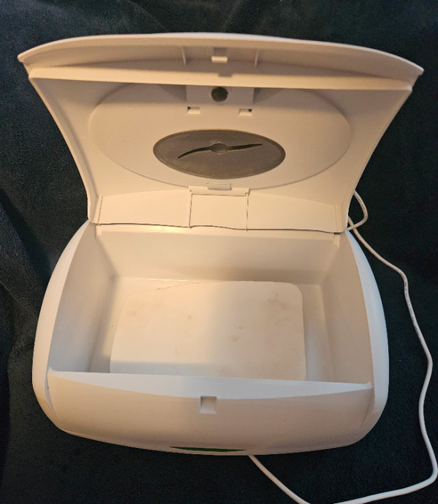 Baby/Adult Wipes Electric Warmer in Bathing & Changing in City of Halifax - Image 3