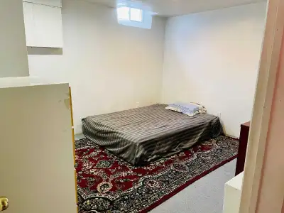 A ROOM FOR RENT IN THE BASEMENT IS AVAILABLE FROM 1ST SEPTEMBER ON COLLEGE WAY AND ERINMILLS PARK WA...